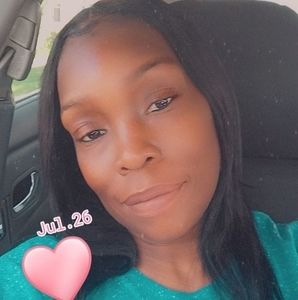 Meet your Posher, Yvette